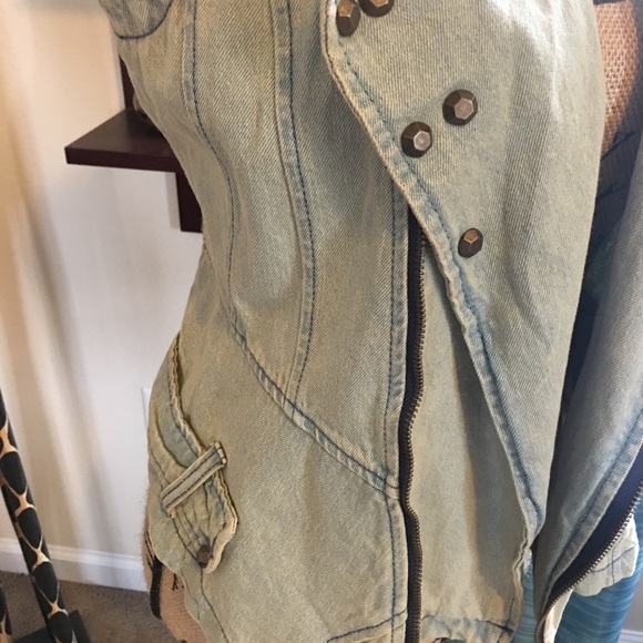 Denim vest - Picture 2 of 4